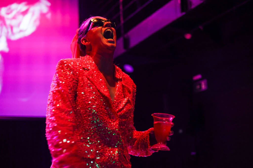 Performance internacional “Cocktail” de Carima Neusser. (20/02/2026) | Foto: Clara Silva.