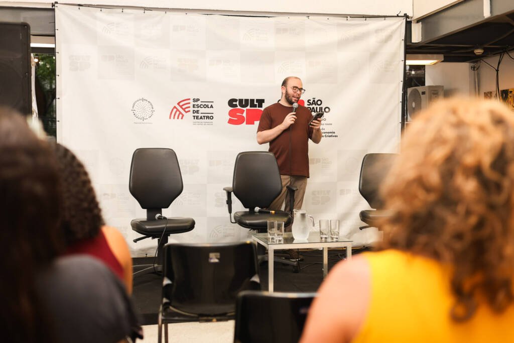 Palestra Infância Trans e direitos: os impactos das novas resoluções no cuidado e na cidadania com Rachel Rocha, Giselle Tigre e Ana Amorim no SP Transvisão 2026. (30/01/2026). | Foto: Clara Silva.