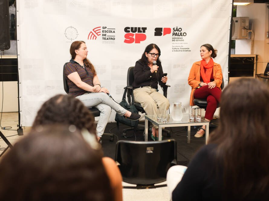 Palestra Infância Trans e direitos: os impactos das novas resoluções no cuidado e na cidadania com Rachel Rocha, Giselle Tigre e Ana Amorim no SP Transvisão 2026. (30/01/2026). | Foto: Clara Silva.