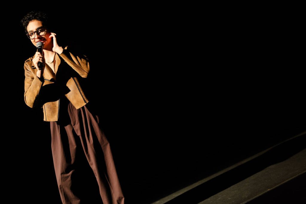 Espetáculo “Avisa quando chegar”, dramaturgia de Beatriz Nóbrega e direção de Camilla Flores, com realização da Soar Produções. (29/03/2026) | Foto: Clara Silva.