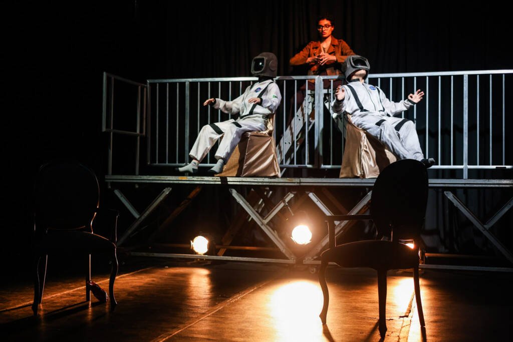 Espetáculo “Avisa quando chegar”, dramaturgia de Beatriz Nóbrega e direção de Camilla Flores, com realização da Soar Produções. (29/03/2026) | Foto: Clara Silva.