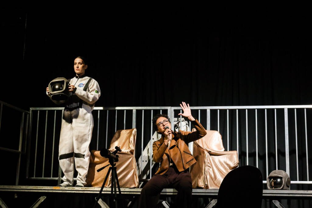 Espetáculo “Avisa quando chegar”, dramaturgia de Beatriz Nóbrega e direção de Camilla Flores, com realização da Soar Produções. (29/03/2026) | Foto: Clara Silva.