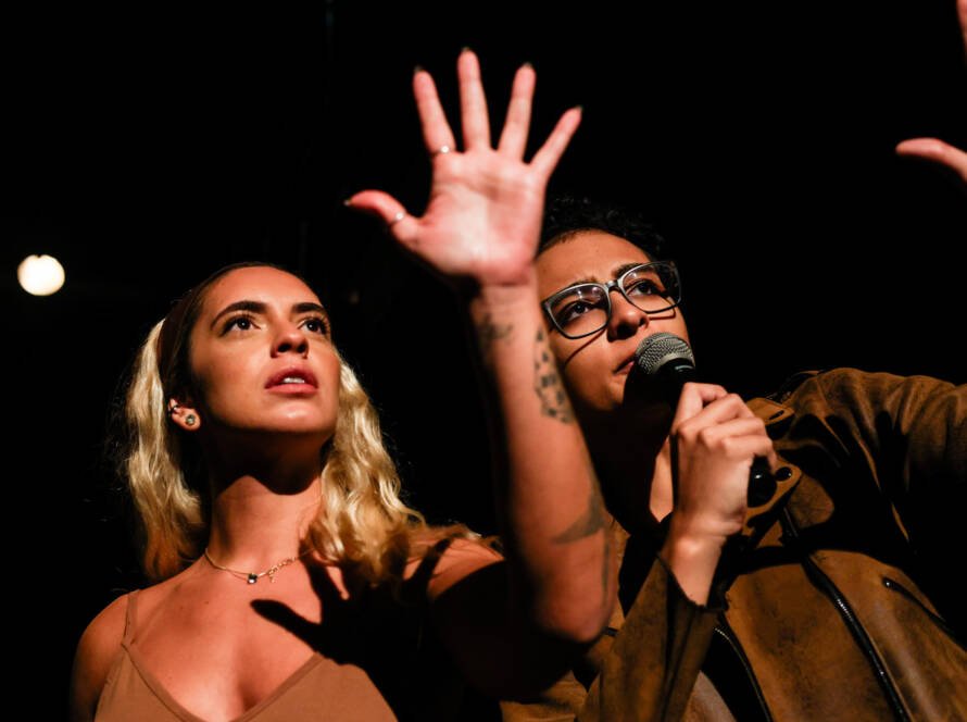 Espetáculo “Avisa quando chegar”, dramaturgia de Beatriz Nóbrega e direção de Camilla Flores, com realização da Soar Produções. (29/03/2026) | Foto: Clara Silva.