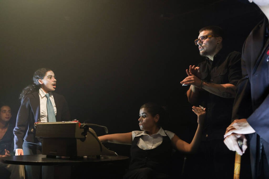 Primeiro dia das Microcenas do primeiro semestre de 2026. "NOTA OFICIAL DE UM HOMEM SÓ". | Foto: Clara Silva