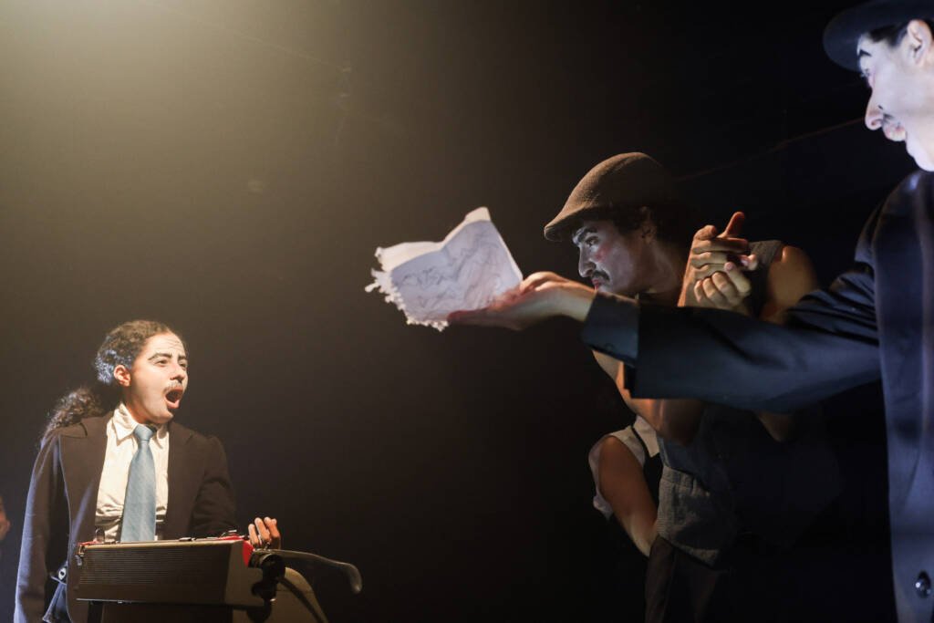 Primeiro dia das Microcenas do primeiro semestre de 2026. "NOTA OFICIAL DE UM HOMEM SÓ". | Foto: Clara Silva