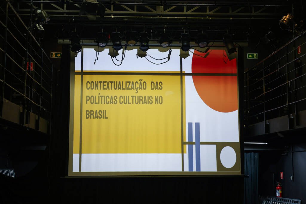 Oficina Formativa de Produção Cultural com Anderson Maurício e Tatiane Lustoza, da Zózima Trupe. (10/03/2026) | Foto: Clara Silva.