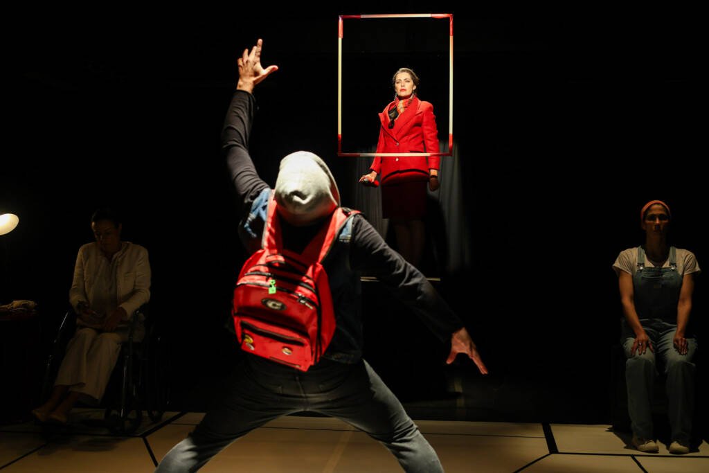 Espetáculo “Pietá, um fractal de memórias” da E!motion Cultural. (14/03/2026) | Foto: Clara Silva.