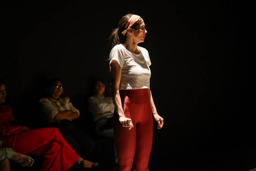 Espetáculo “Pietá, um fractal de memórias” da E!motion Cultural. (14/03/2026) | Foto: Clara Silva.