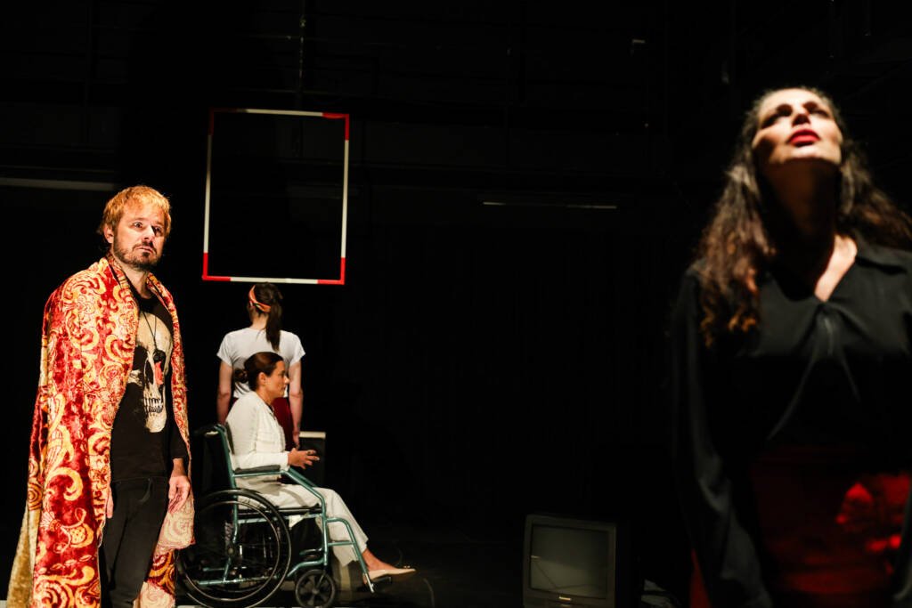 Espetáculo “Pietá, um fractal de memórias” da E!motion Cultural. (14/03/2026) | Foto: Clara Silva.