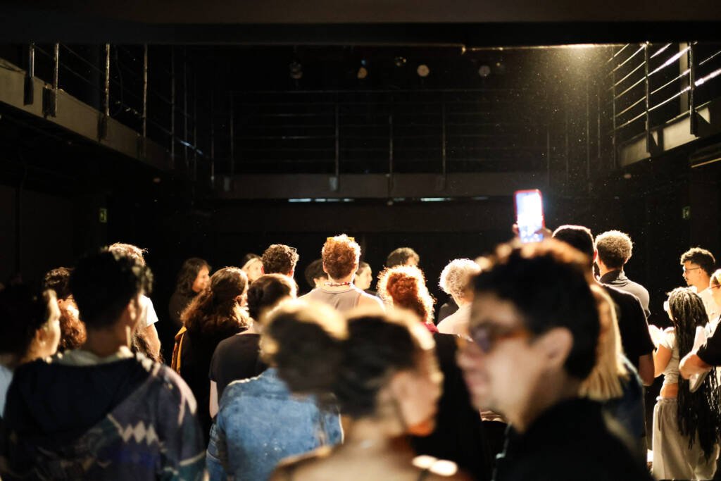 Público no primeiro dia das Microcenas do primeiro semestre de 2026. | Foto: Clara Silva