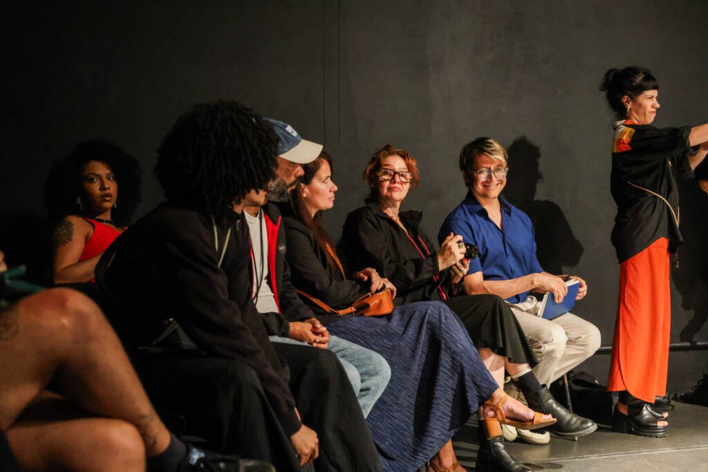 Cerimônia de Abertura do Slam do Teatro 2026. (13/4/2026) | Foto: Clara Silva