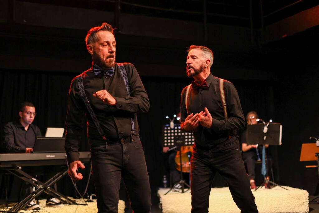 Cia. Ópera do Mendigo Canta do Outro Lado do Espelho na Unidade Roosevelt. | Foto: Clara Silva