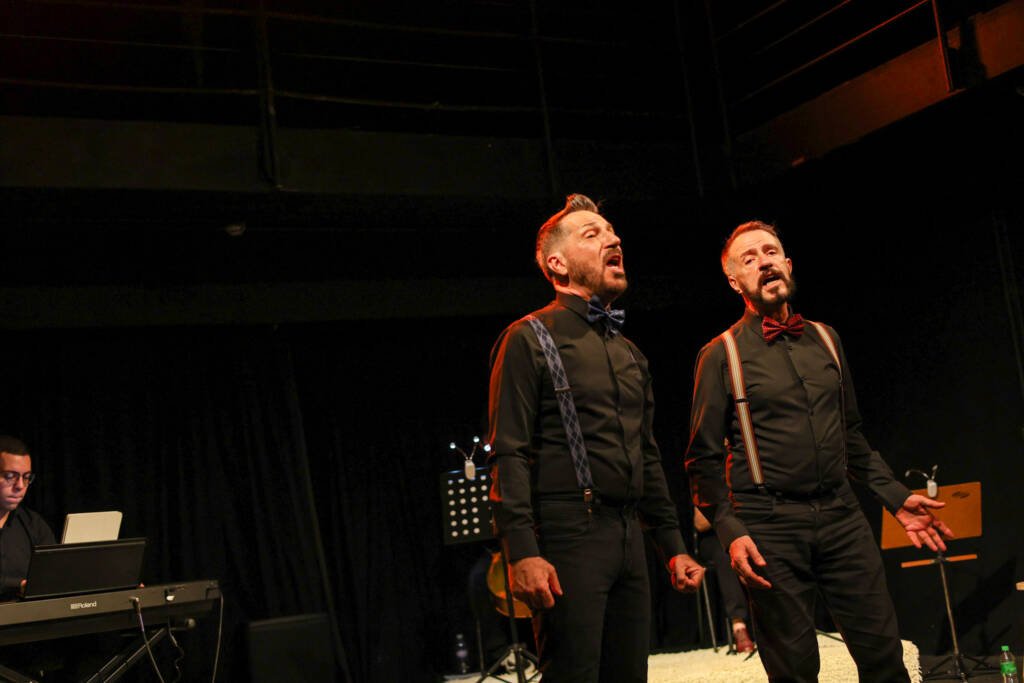 Cia. Ópera do Mendigo Canta do Outro Lado do Espelho na Unidade Roosevelt. | Foto: Clara Silva