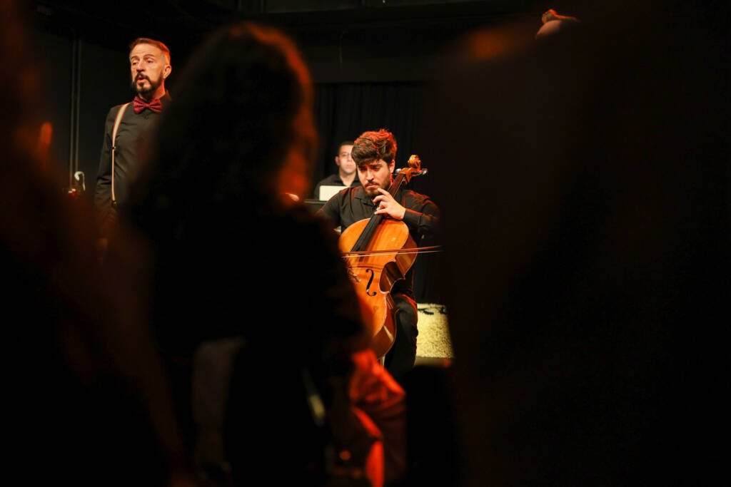 Cia. Ópera do Mendigo Canta do Outro Lado do Espelho na Unidade Roosevelt. | Foto: Clara Silva