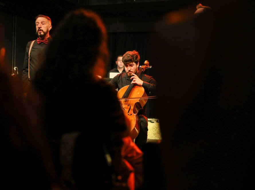 Cia. Ópera do Mendigo Canta do Outro Lado do Espelho na Unidade Roosevelt. | Foto: Clara Silva