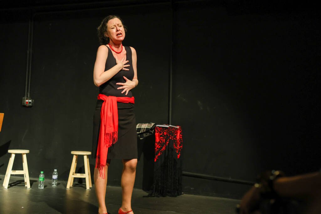 Cia. Ópera do Mendigo Canta do Outro Lado do Espelho na Unidade Roosevelt. | Foto: Clara Silva