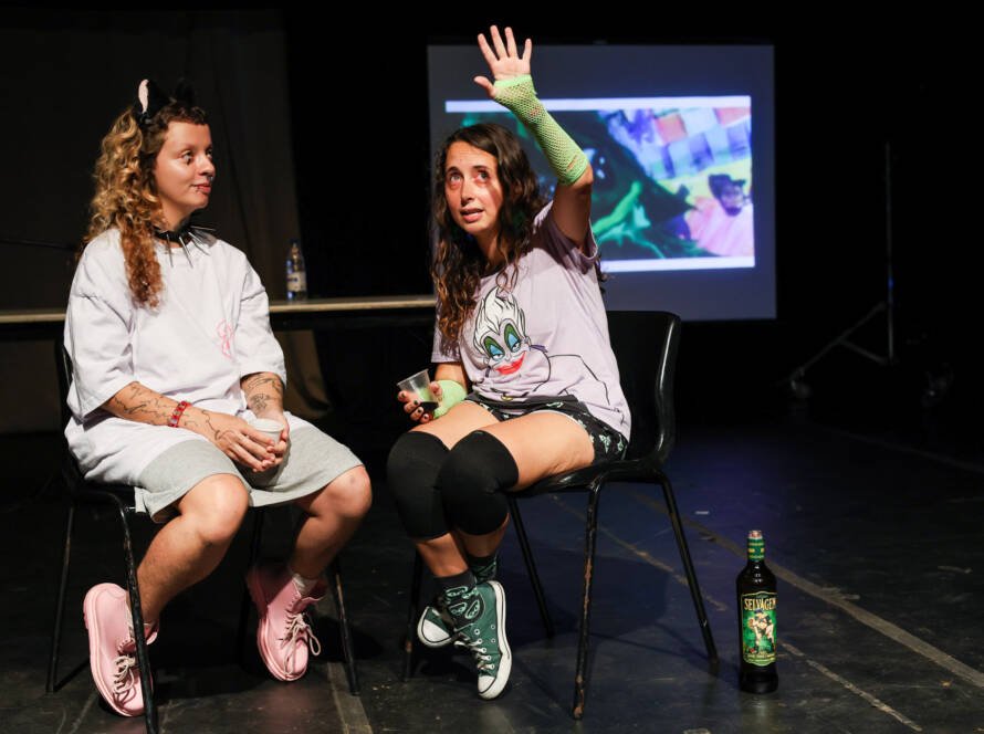 “Alien(nada)”, de Lívia Machado na Mostra Dentro/Fora na Unidade Roosevelt. | Foto: Clara Silva