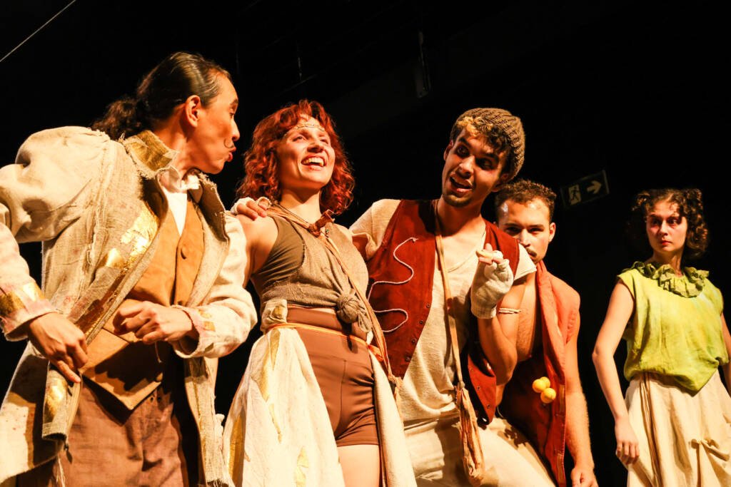 Experimento II do grupo N7 Verde, do primeiro semestre de 2026, na SP Escola de Teatro. | Foto: Clara Silva.