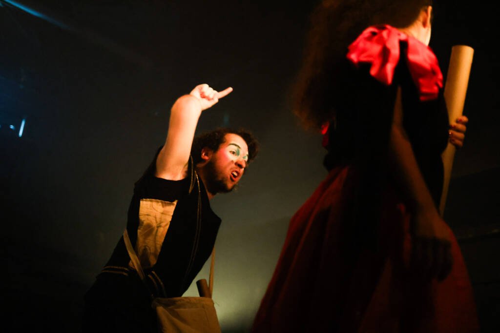 Experimento II do grupo N8 Verde, do primeiro semestre de 2026, na SP Escola de Teatro. | Foto: Clara Silva.