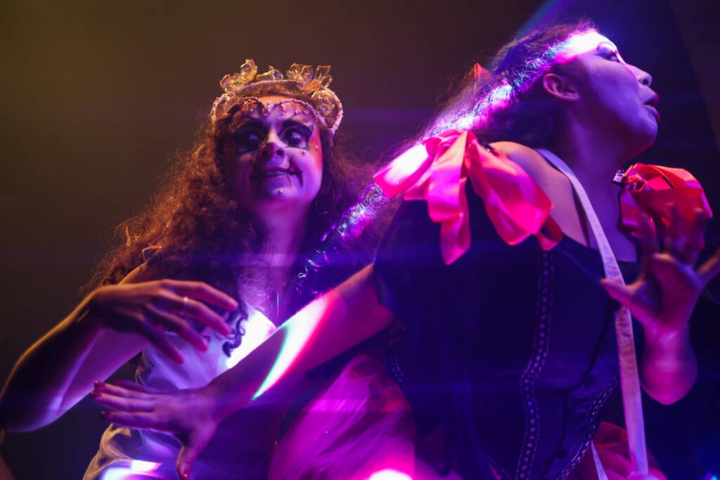 Experimento II do grupo N8 Verde, do primeiro semestre de 2026, na SP Escola de Teatro. | Foto: Clara Silva.