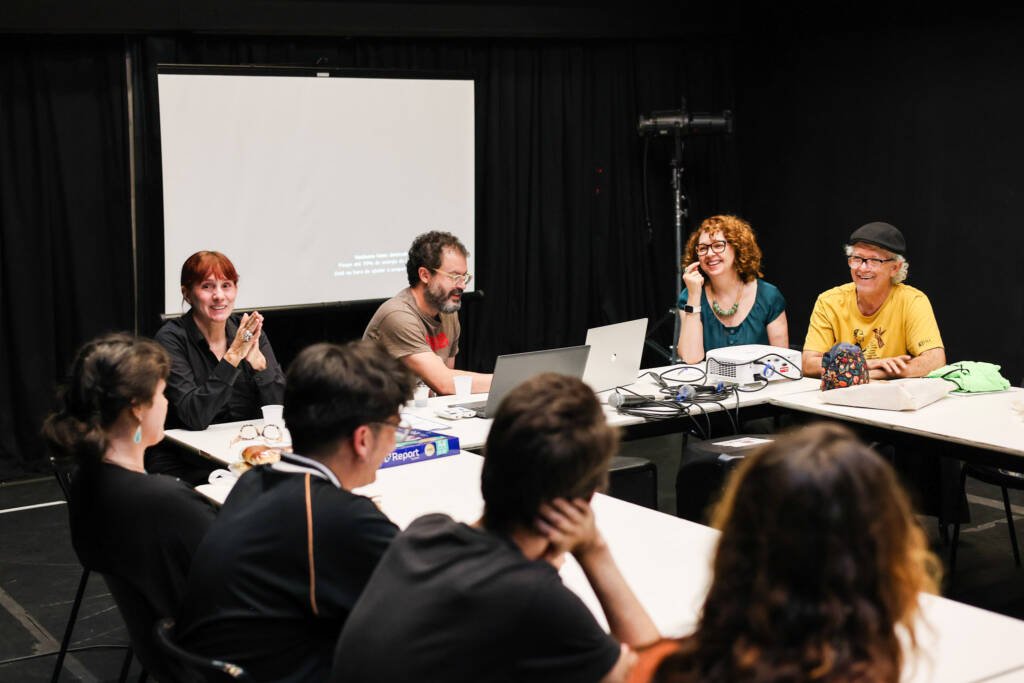 Aula do curso de extensão “O cinema da boca por quem fez a boca” com Nicole Puzzi, na sede Roosevelt da SP Escola de Teatro. (15/04/2026) | Foto: Clara Silva.