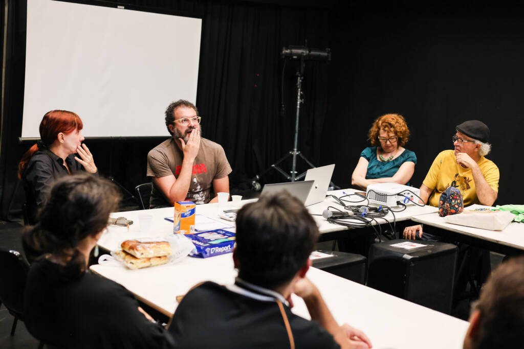 Aula do curso de extensão “O cinema da boca por quem fez a boca” com Nicole Puzzi, na sede Roosevelt da SP Escola de Teatro. (15/04/2026) | Foto: Clara Silva.