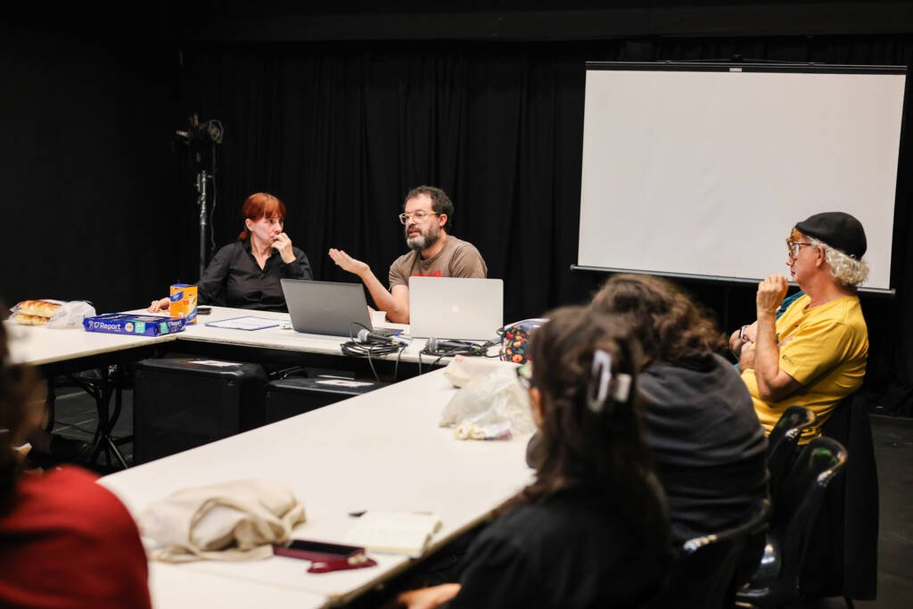 Aula do curso de extensão “O cinema da boca por quem fez a boca” com Nicole Puzzi, na sede Roosevelt da SP Escola de Teatro. (15/04/2026) | Foto: Clara Silva.