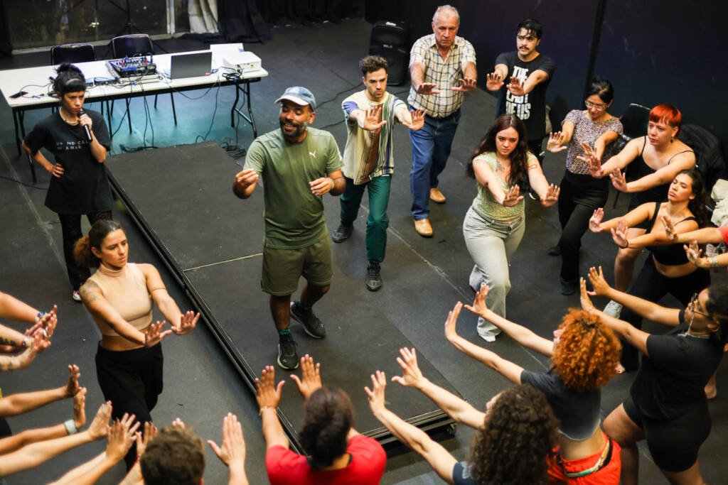 Workshop Internacional Gratuito “Taller de Cabaret” com Pedro Franco Albuquerque. (15/04/2026) | Foto: Clara Silva.