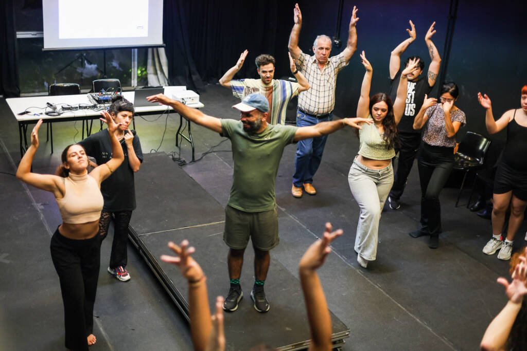 Workshop Internacional Gratuito “Taller de Cabaret” com Pedro Franco Albuquerque. (15/04/2026) | Foto: Clara Silva.