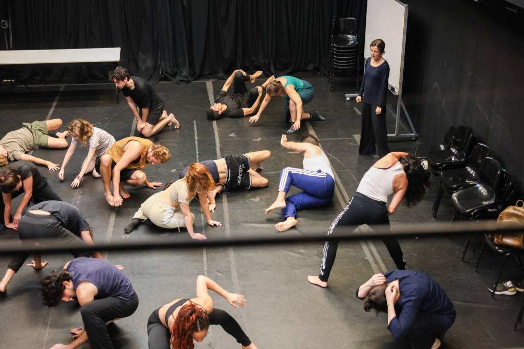 Workshop de atuação gratuito “Projeto Wislawa” com Clara Carvalho e Cesar Ribeiro. (30/03/2026) | Foto: Clara Silva.