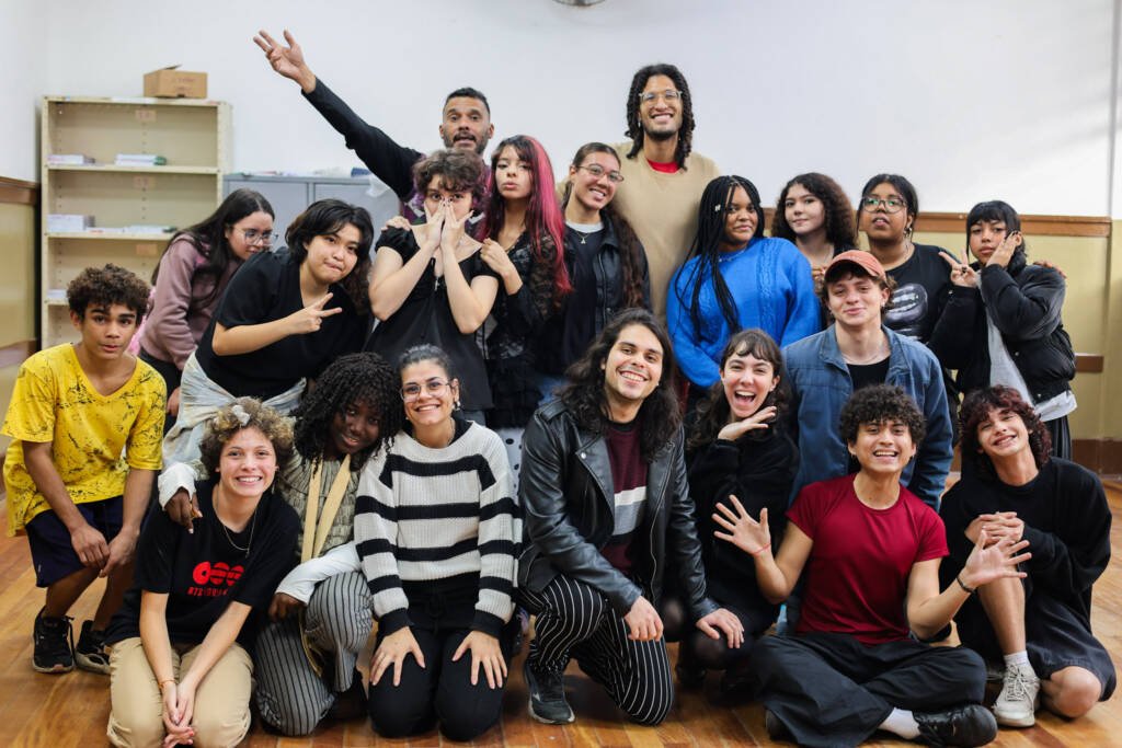 Oficina de Teatro na Escola Estadual Caetano de Campos, a partir da contrapartida dos alunos bolsistas do Programa Oportunidades. Junho de 2026. | Foto: Clara Silva.
