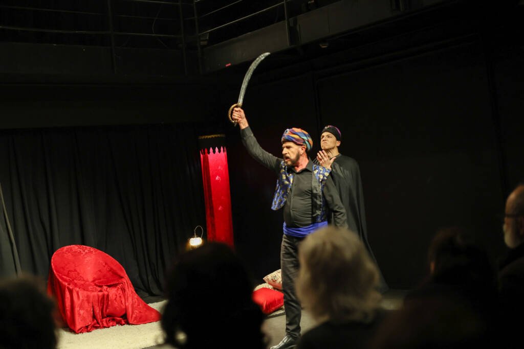Cia. Ópera do Mendigo canta “Os Peregrinos de Meca” na SP Escola Superior de Teatro. (20/06/2026) | Foto: Clara Silva.