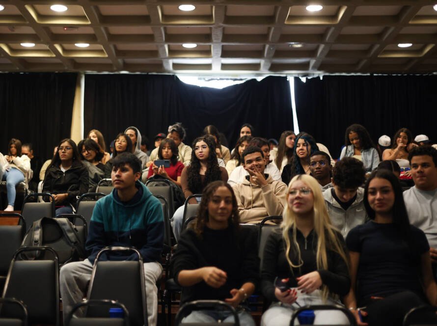 Palestra Programa Oportunidades para estudantes da Escola Estadual Padre Anchieta. (29/05/2026) | Foto: Clara Silva.